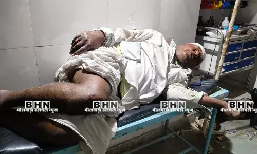 गाय को बचाने के प्रयास में बाइक चालक घायल