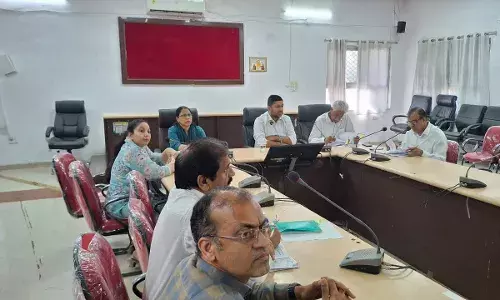 जिला कलेक्टर की अध्यक्षता में साप्ताहिक समीक्षा बैठक आयोजित जिला कलेक्टर की अध्यक्षता में साप्ताहिक समीक्षा बैठक आयोजित