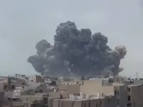 मिडल ईस्ट महायुद्ध: ईरान ने कुवैत और यूएई के अमेरिकी ठिकानों पर बोला भीषण हमला, ट्रम्प ने दिया मिगा का नारा