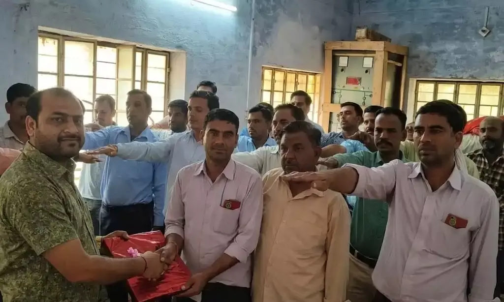 विद्युत विभाग ने मनाया लाइनमैन दिवस, सुरक्षा की ली शपथ, चौधरी सम्‍मान‍ित