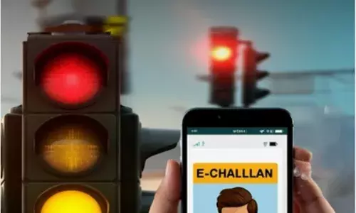 सावधान! ट्रैफिक नियम तोड़ा तो कटेगा ई-चालान, अब घर बैठे चुटकियों में ऐसे करें चेक और भुगतान