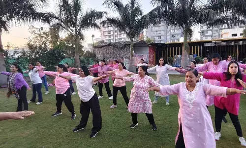 अंतर्राष्ट्रीय महिला दिवस: उदयपुर में पांच विभूतियों को ‘नारी गौरव अलंकरण’, महावीर युवा मंच ने मनाया उत्सव