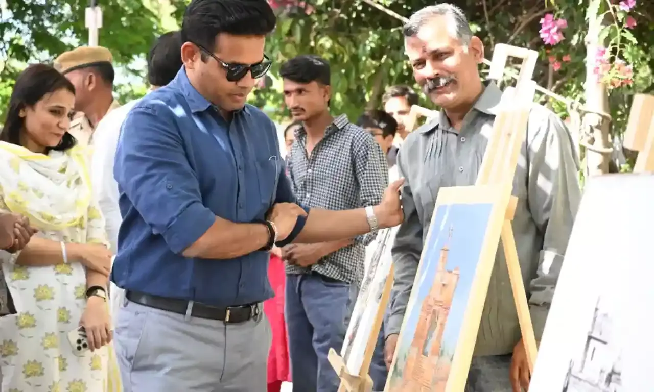 चित्रांजलि आर्ट कैंप में कलाकारों ने कैनवास पर उकेरी चित्तौड़गढ़ दुर्ग की ऐतिहासिक विरासत
