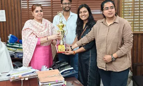 अंतर्संभागीय सिविल सेवा खेलों में उदयपुर का दमदार प्रदर्शन, विजेता टीमों ने संभागीय आयुक्त को सौंपी ट्रॉफियां