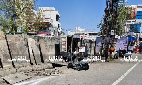 कलेक्टर के सख्त निर्देश भी बेअसर, नाले से नहीं हटा अतिक्रमण; निगम अधिकारियों पर मिलीभगत के आरोप