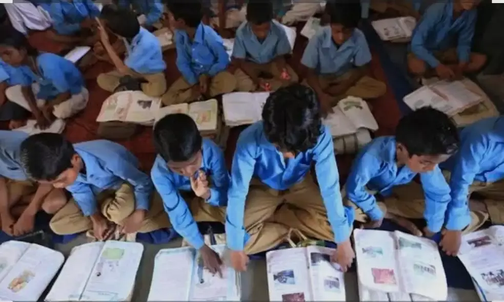 शिक्षा विभाग की बड़ी लापरवाही: RTE के तहत 50 हजार बच्चों का भविष्य दांव पर, आयु सीमा में छूट देना भूला निदेशालय