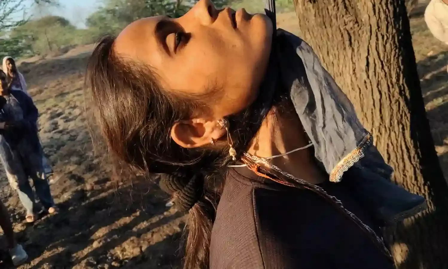 रायला।आवणं माता मंदिर रोड पर पेड़ से झूलता मिला विवाहिता का शव, क्षेत्र में सनसनी