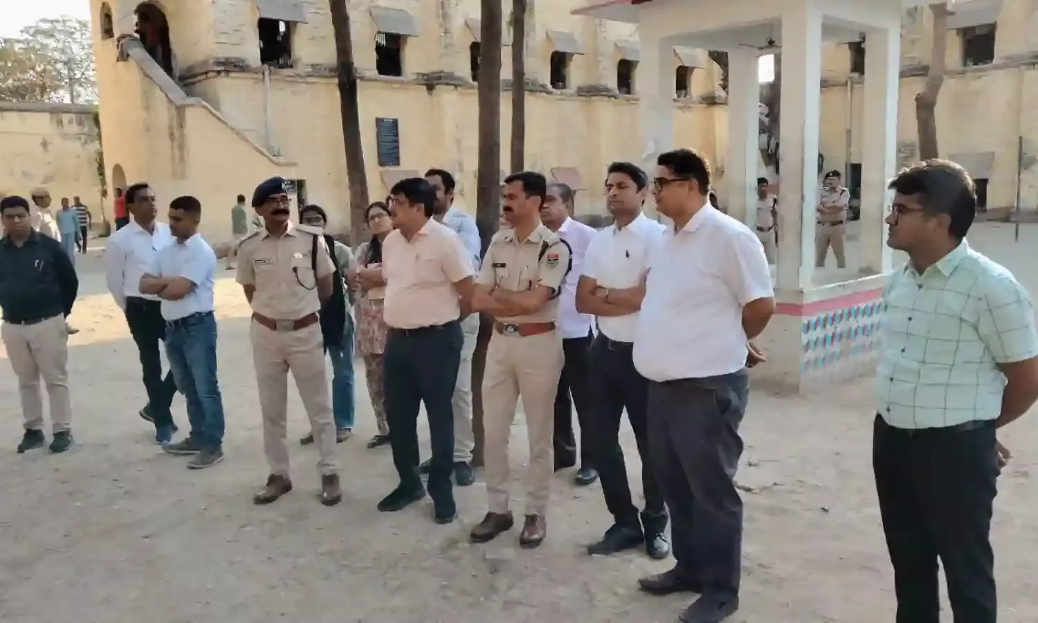 विजीटर्स बोर्ड ने केंद्रीय कारागृह व महिला जेल का त्रैमासिक निरीक्षण किया