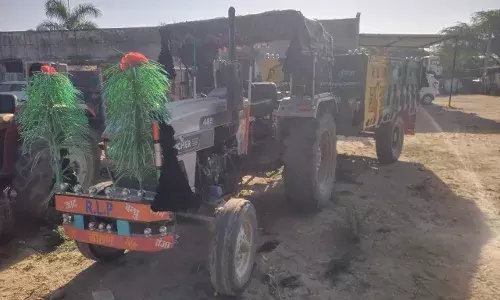 अवैध बजरी परिवहन करता ट्रैक्टर-ट्रॉली जप्त