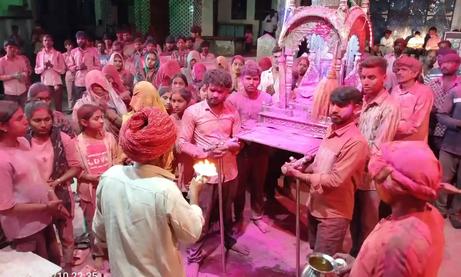 लाडपुरा ग्राम में चारभुजानाथ के संग खेली होली, शोभायात्रा में उमड़ा जन सैलाब