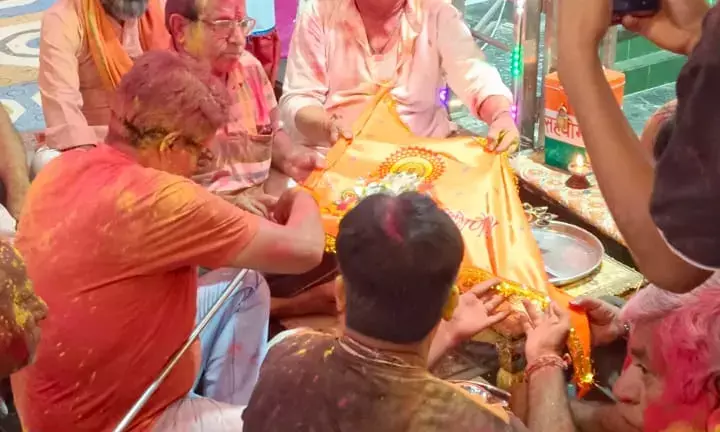 झूलेलाल मंदिर में ध्वजारोहण, 10 दिवसीय महोत्सव के दौरान होंगे विभिन्न आयोजन