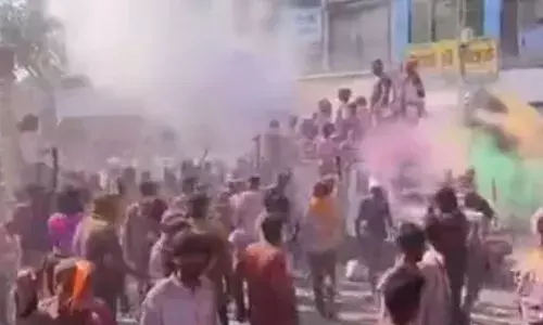 भीलवाड़ा की गलियों में जिंदा मुर्दे का जश्न: 426 साल पुरानी परंपरा में उड़ी गुलाल, जब अर्थी से उठकर फोटो खिंचवाने लगा युवक