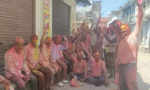 रंग-गुलाल के साथ बरूदनी में धूमधाम से मनाई होली