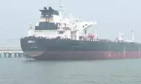 ईरान-अमेरिका युद्ध के बीच भारतीय जांबाजी: होर्मुज पार कर सुरक्षित मुंबई पहुँचा तेल टैंकर