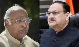 संसद में उठा फारूक अब्दुल्ला पर फायरिंग का मुद्दा, खरगे ने उठाए सवाल, नड्डा ने विपक्ष को घेरा संसद में उठा फारूक अब्दुल्ला पर फायरिंग का मुद्दा, खरगे ने उठाए सवाल, नड्डा ने विपक्ष को घेरा