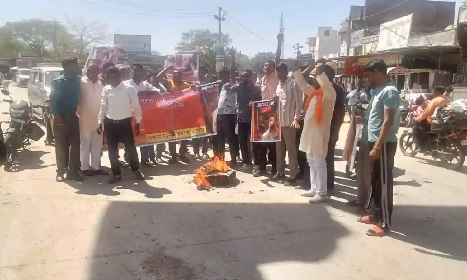 तरुण खटीक को न्याय दिलाने के लिए बागोर में फूटा आक्रोश, सर्व समाज ने सौंपा ज्ञापन