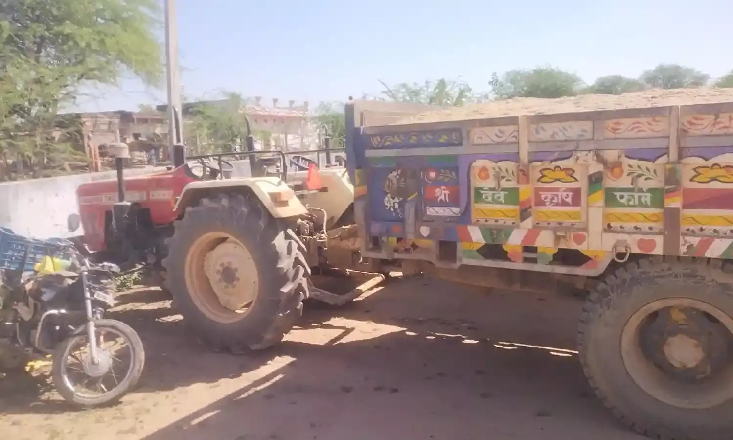 अवैध बजरी खनन पर बड़ी चोट: डीएसटी व बडलियास पुलिस की संयुक्त कार्रवाई, ट्रैक्टर-ट्रॉली जब्त