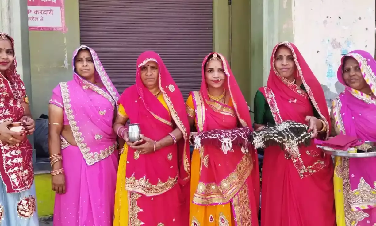 आस्था का सैलाब: गुरला में श्रद्धा और भक्ति के साथ मनाया गया दशा माता पर्व