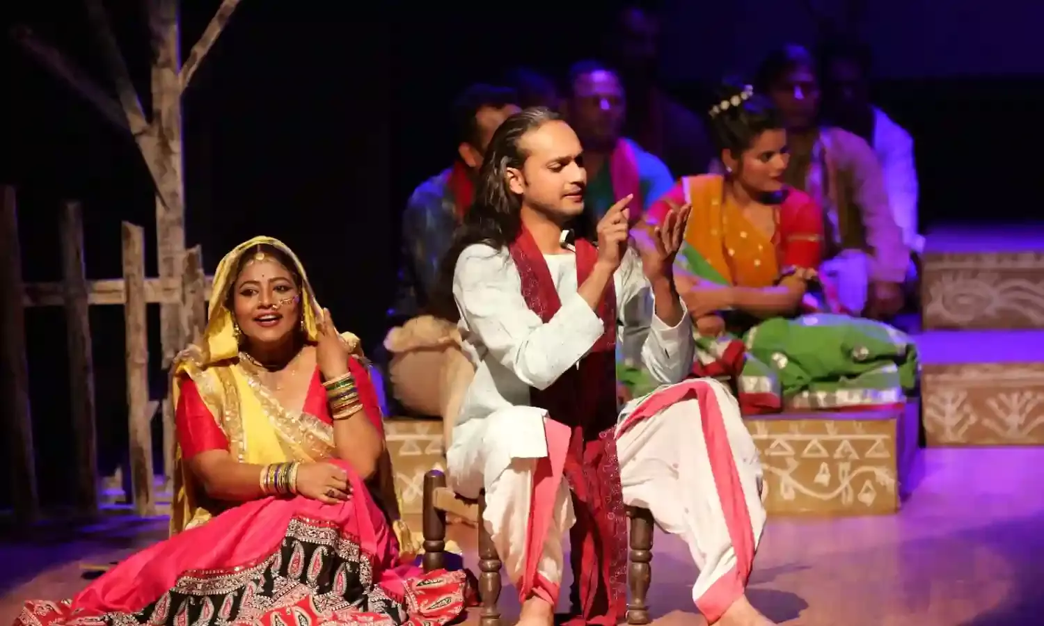 नगर निगम टाउनहॉल में गूँजी दुविधा की स्वरलहरियाँ: संगीतमयी प्रस्तुति माई री मैं का से कंहूं ने जीता भीलवाड़ा का दिल