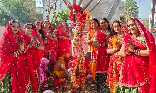 उदयपुर में महिलाओं ने माता की कथा सुनकर घर-परिवार की दशा सुधारने की प्रार्थना की