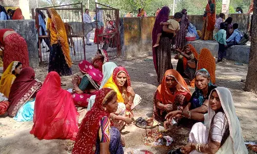 पीपलूंद मे महिलाओं ने सोलह श्रृंगार व व्रत कर, किया विधि विधान से दशामाता का पूजन