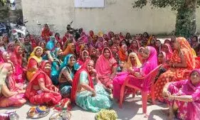 हमीरगढ़ में महिलाओं ने व्रत रखकर दशामाता का किया पूजन