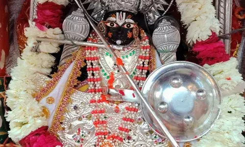 गुलाल और जयकारों के बीच निकला ठाकुरजी का भव्य बेवाण, भक्ति में डूबा पूरा गांव