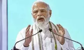 मोदी का मिशन बंगाल: 18,680 करोड़ की विकास परियोजनाओं की देंगे सौगात, कार्यकर्ताओं में भारी उत्साह मोदी का मिशन बंगाल: 18,680 करोड़ की विकास परियोजनाओं की देंगे सौगात, कार्यकर्ताओं में भारी उत्साह