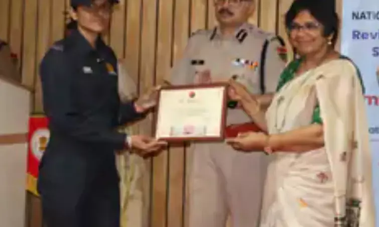 शक्ति का सम्मान: भीलवाड़ा की दो जांबाज महिला कांस्टेबलों ने जयपुर में फहराया परचम शक्ति का सम्मान: भीलवाड़ा की दो जांबाज महिला कांस्टेबलों ने जयपुर में फहराया परचम