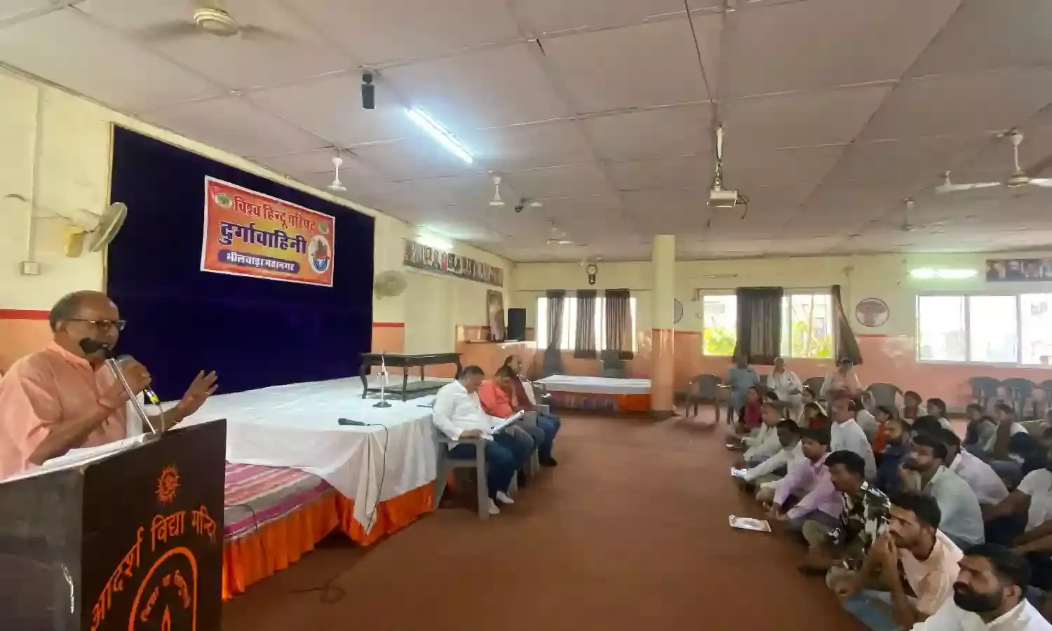 विहिप महानगर की बैठक संपन्न: सामाजिक समरसता और धर्म रक्षा के लिए गांव-गांव तक पहुंचेगा संगठन विहिप महानगर की बैठक संपन्न: सामाजिक समरसता और धर्म रक्षा के लिए गांव-गांव तक पहुंचेगा संगठन