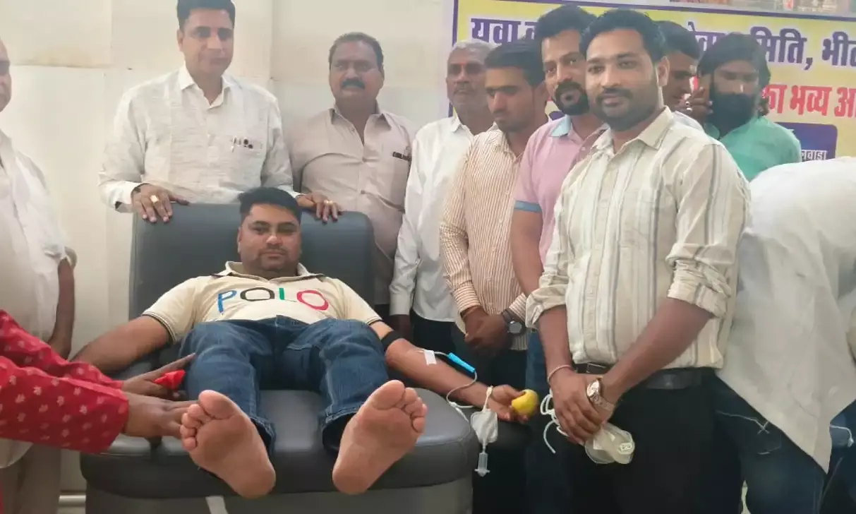 52 यूनिट किया रक्तदान