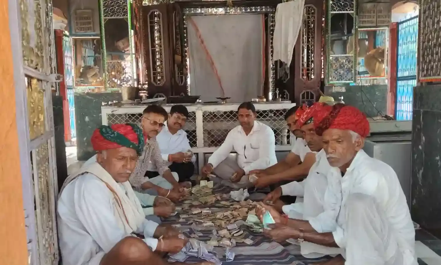 बरूदनी में चामुंडा माता मंदिर की दान पेटी खोली, 82 हजार 150 रुपये निकले