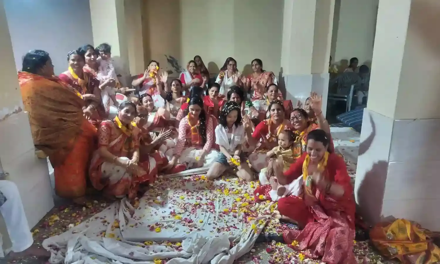 सच्चियाय माता मंदिर में फागोत्सव की धूम: भजनों की सरिता में झूमे श्रद्धालु सच्चियाय माता मंदिर में फागोत्सव की धूम: भजनों की सरिता में झूमे श्रद्धालु