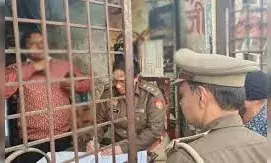 अवैध शराब तस्करों पर आबकारी विभाग का सर्जिकल स्ट्राइक; 16 मार्च से शुरू होगा प्रदेशव्यापी महाभियान अवैध शराब तस्करों पर आबकारी विभाग का सर्जिकल स्ट्राइक; 16 मार्च से शुरू होगा प्रदेशव्यापी महाभियान