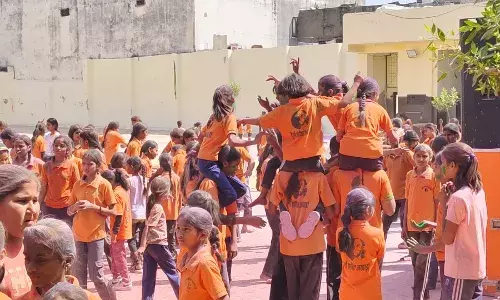 डीजे की धुन पर झूमीं बहनें, दुर्गा शक्ति अखाड़ा ने मनाया होली महोत्सव