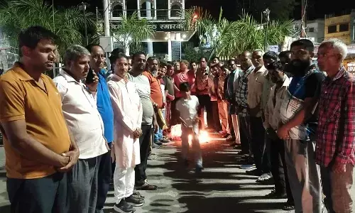 खटीक समाज ने स्वर्गीय तरुण खटीक के लिए केंडल मार्च निकाल कर दी श्रद्धांजलि खटीक समाज ने स्वर्गीय तरुण खटीक के लिए केंडल मार्च निकाल कर दी श्रद्धांजलि