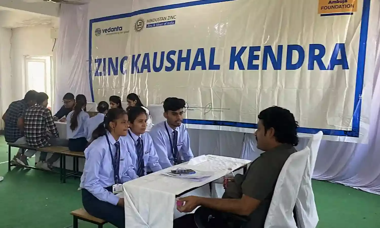 रामपुरा आगूचा माइंस के जिंक कौशल केंद्र में रोजगार मेला, 120 युवाओं का मौके पर चयन रामपुरा आगूचा माइंस के जिंक कौशल केंद्र में रोजगार मेला, 120 युवाओं का मौके पर चयन