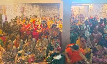 शिव महापुराण कथा की तैयारियों को लेकर महिला मंडल की बैठक: घर-घर जाकर दिया जाएगा निमंत्रण शिव महापुराण कथा की तैयारियों को लेकर महिला मंडल की बैठक: घर-घर जाकर दिया जाएगा निमंत्रण