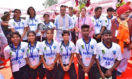 बेणेश्वर धाम में मुख्यमंत्री भजनलाल शर्मा ने लैक्रोज खिलाड़ियों से की मुलाकात, बढ़ाया उत्साह