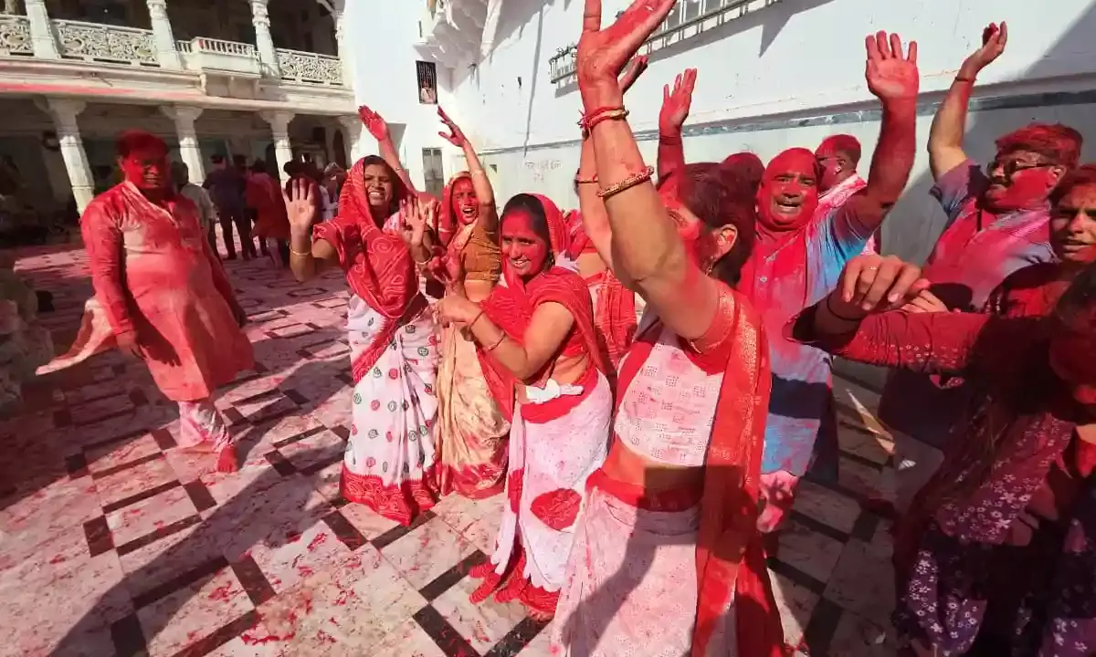 काछोला के भक्तों ने गढ़बोर चारभुजानाथ में खेली केसर की होली, फागोत्सव में उमड़ा श्रद्धालुओं का उत्साह