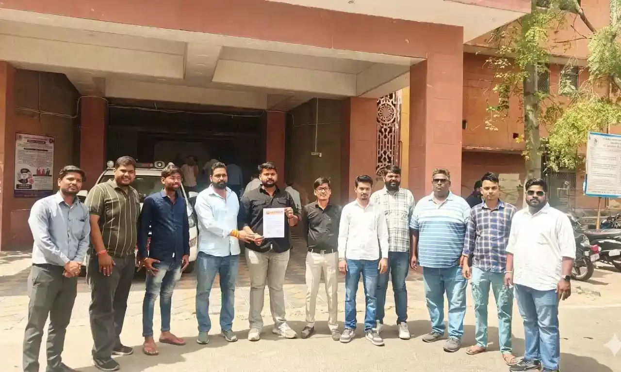 गोल प्याऊ चौराहे का नाम भारत माता चौराहा करने की उठी मांग: जिला कलेक्टर को सौंपा ज्ञापन