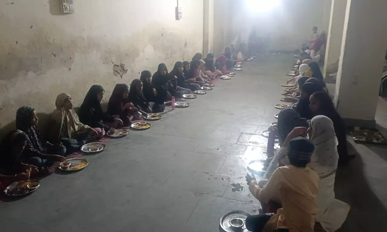 सांप्रदायिक सौहार्द की मिसाल: पुर में 32 वर्षों से सिंघवी परिवार करा रहा रोज़ा इफ्तार