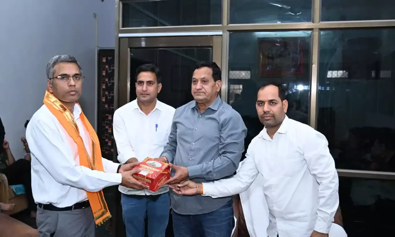 डीएनसी नरेश बुंदेल ने सपरिवार किए भगवान श्री सांवलिया सेठ के दर्शन, मंदिर मंडल ने किया स्वागत