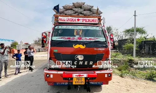 परीक्षा देने जा रहे छात्रों को ट्रक ने कुचला, एक की मौत, दूसरा गंभीर घायल