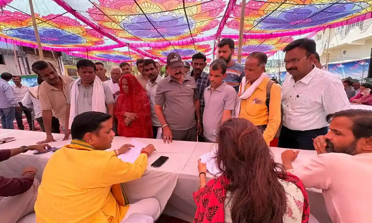 शाहपुरा: कृषि मंडी की बदहाली पर विधायक को सौंपा ज्ञापन, व्यापारियों और किसानों की समस्याओं को लेकर उठाई आवाज