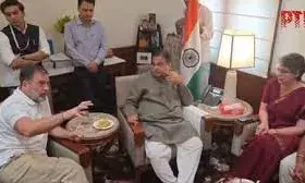 राहुल गांधी और प्रियंका गांधी ने की नितिन गडकरी से मुलाकात: विकास कार्यों और जनसमस्याओं पर हुई चर्चा
