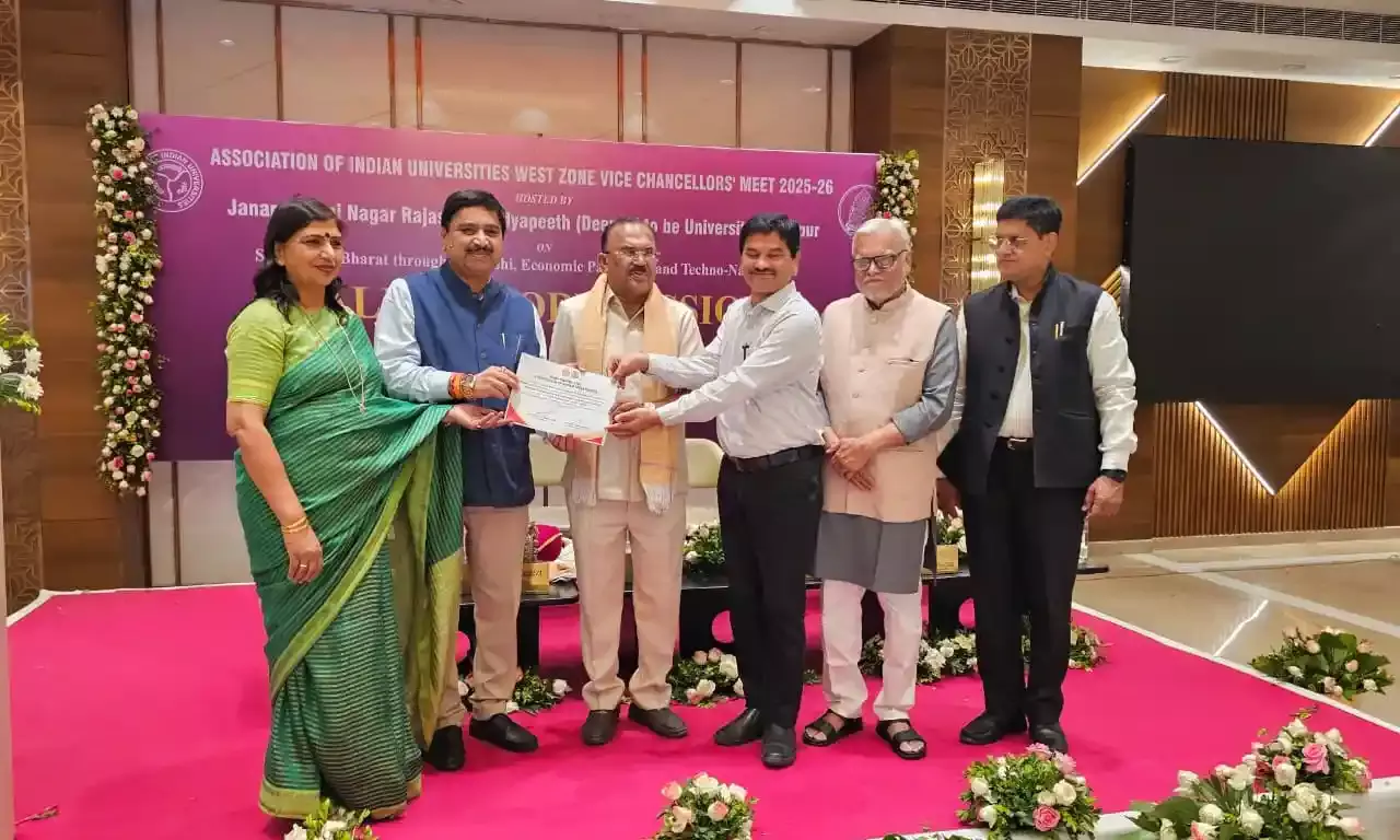 भारत महाशक्ति के रूप में विकसित होकर शासक नहीं बल्कि मार्गदर्शन के रूप में पुनर्स्थापित होगा - देवनानी