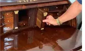 पुराना लग रहा है लकड़ी का फर्नीचर? अपनाएं ये सुपर इजी टिप्स और पाएं नई जैसी चमक