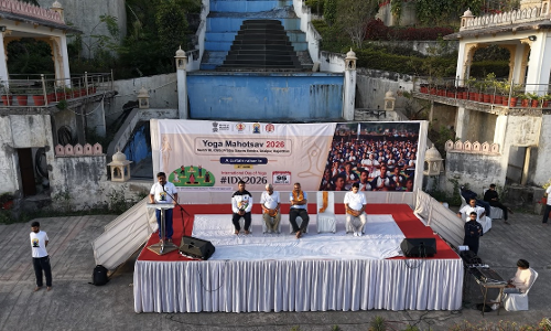 अंतर्राष्ट्रीय योग दिवस 2026 का काउंटडाउन: प्रताप गौरव केंद्र पर 800 लोगों ने किया सामूहिक योगाभ्यास