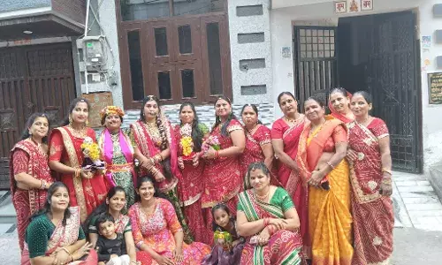 आदर्श नगर में महिला मंडल ने निकाली ईसर-पार्वती की सवारी